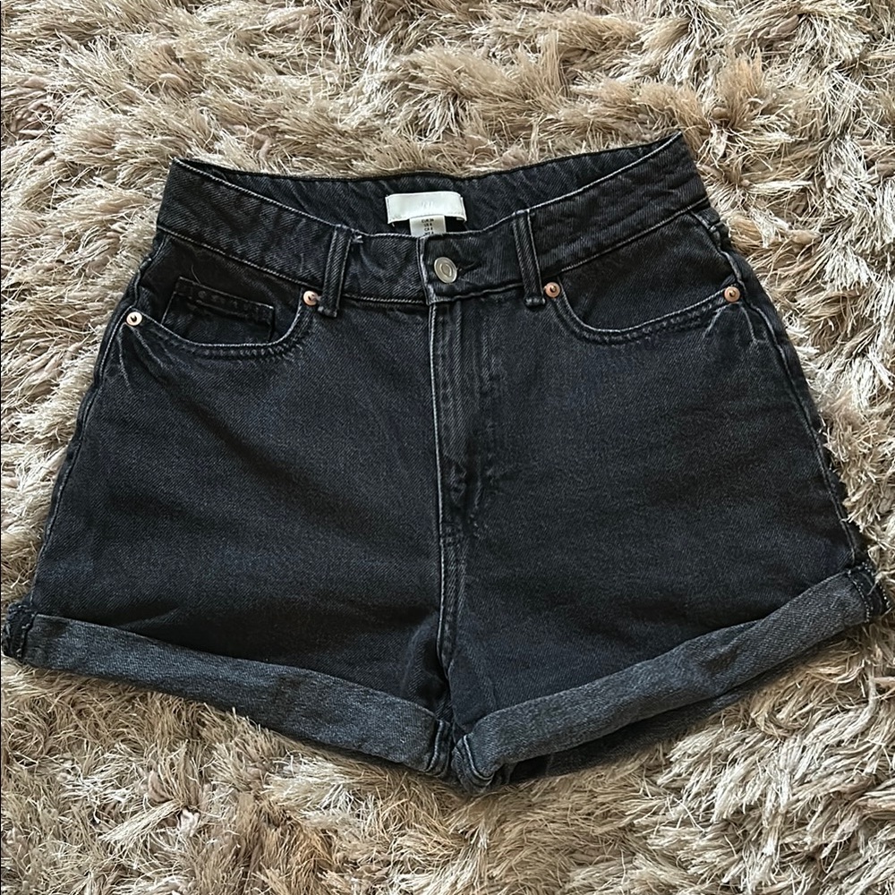 H&M black mom jean shorts